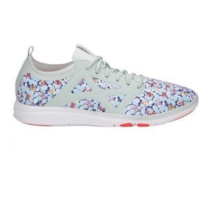 ASICS Gel Fit Yui L.E size 7